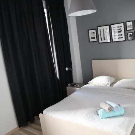 Park Apartment